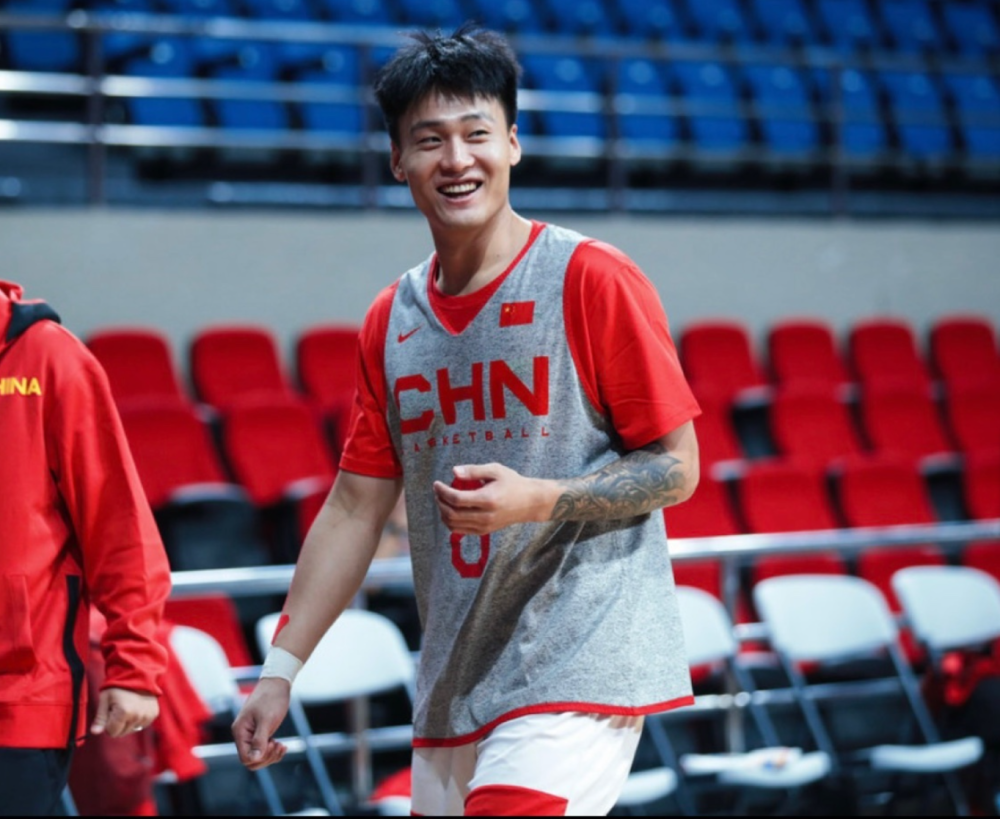 Ming在塞尔维亚队比赛中险胜，持续失利引发热议！上演精彩一战的简单介绍